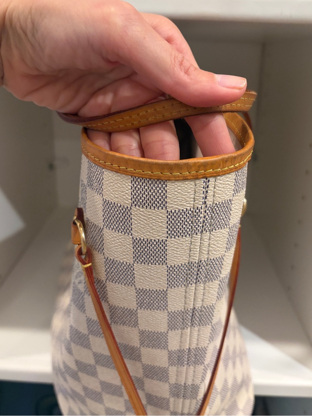 Louis Vuitton Neverfull - Picture 5 of 10
